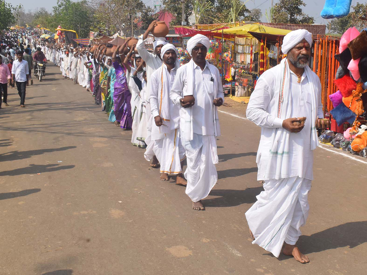 Huge Devotees Rush at Nagoba Jatara21