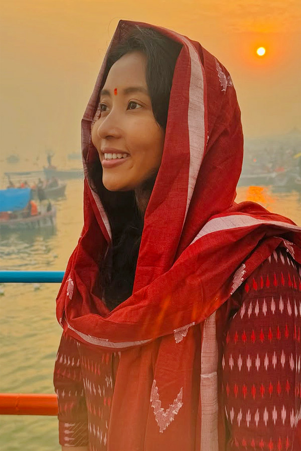 Milind Soman takes holy dip with wife Ankita Konwar at Maha Kumbh Mela Photos8