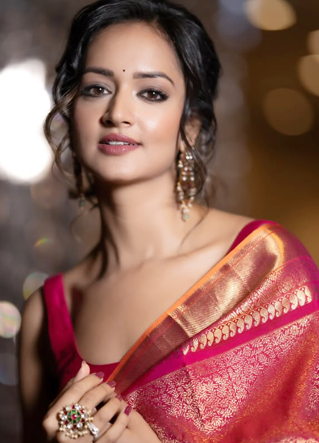 Shanvi Srivastava Radiate Elegant Charm Photos9