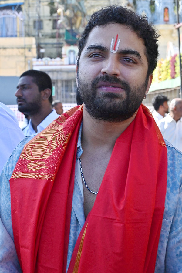 Tollywood Actor Vishwak Sen Visits Tirumala Temple Photos2