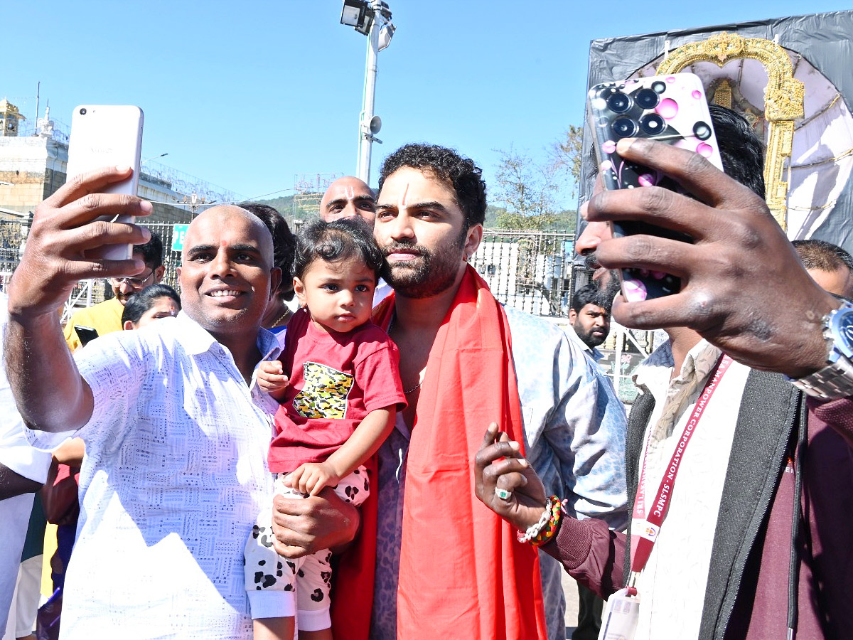 Tollywood Actor Vishwak Sen Visits Tirumala Temple Photos11