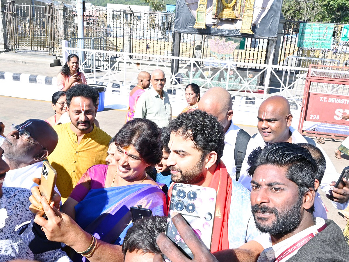 Tollywood Actor Vishwak Sen Visits Tirumala Temple Photos12