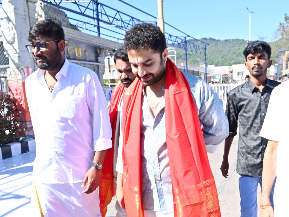 Tollywood Actor Vishwak Sen Visits Tirumala Temple Photos13