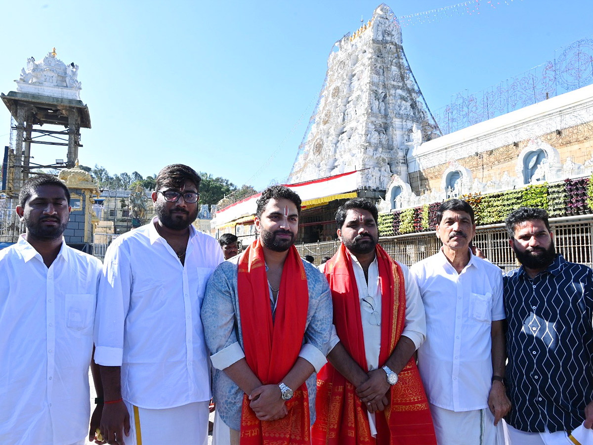 Tollywood Actor Vishwak Sen Visits Tirumala Temple Photos9