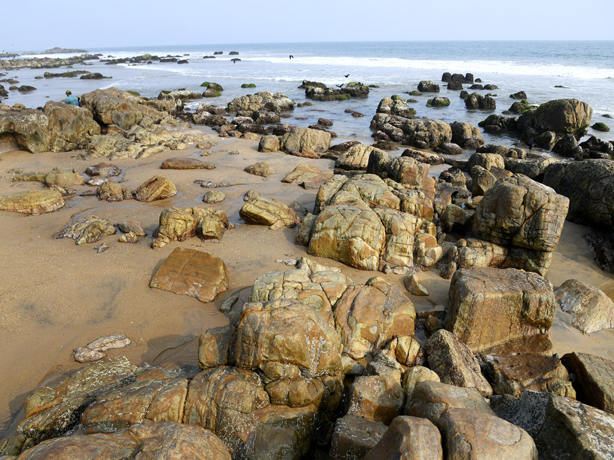 Visakhapatnam Rk Beach Photos Goes Viral4