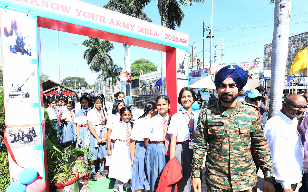 Indian Army 'Know Your Army' Mela at Golconda Fort: Photos15