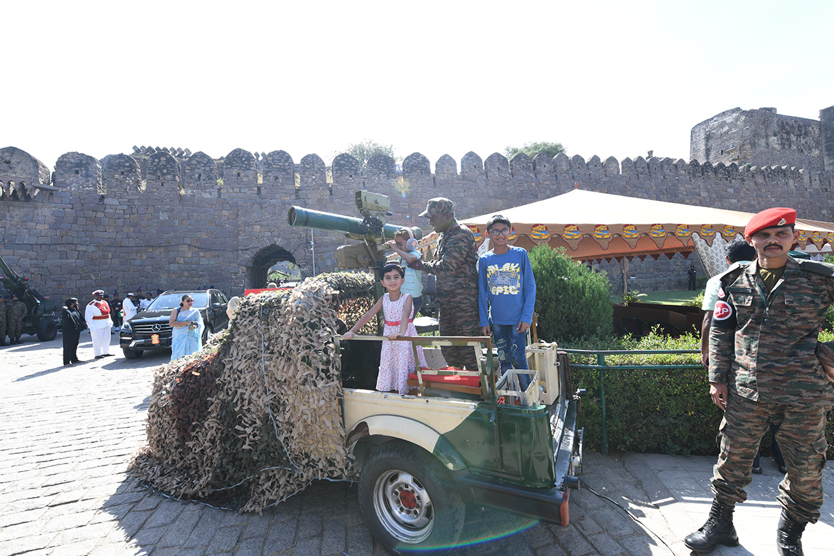 Indian Army 'Know Your Army' Mela at Golconda Fort: Photos17