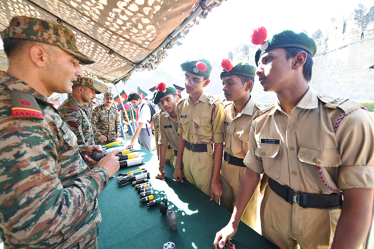 Indian Army 'Know Your Army' Mela at Golconda Fort: Photos32