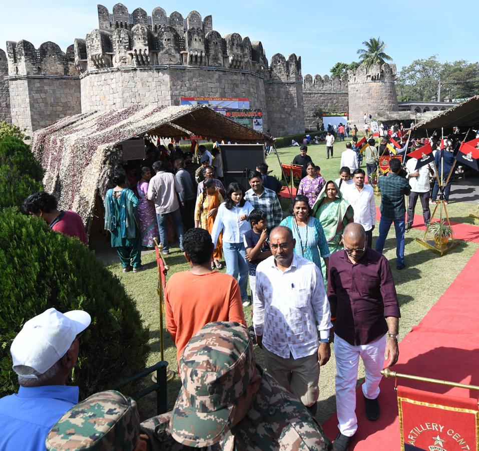 Indian Army 'Know Your Army' Mela at Golconda Fort: Photos8