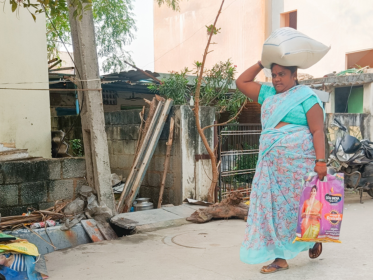 Jagan Undi Unte: AP People Suffer With Ration In Kutami Prabhutvam Photos3