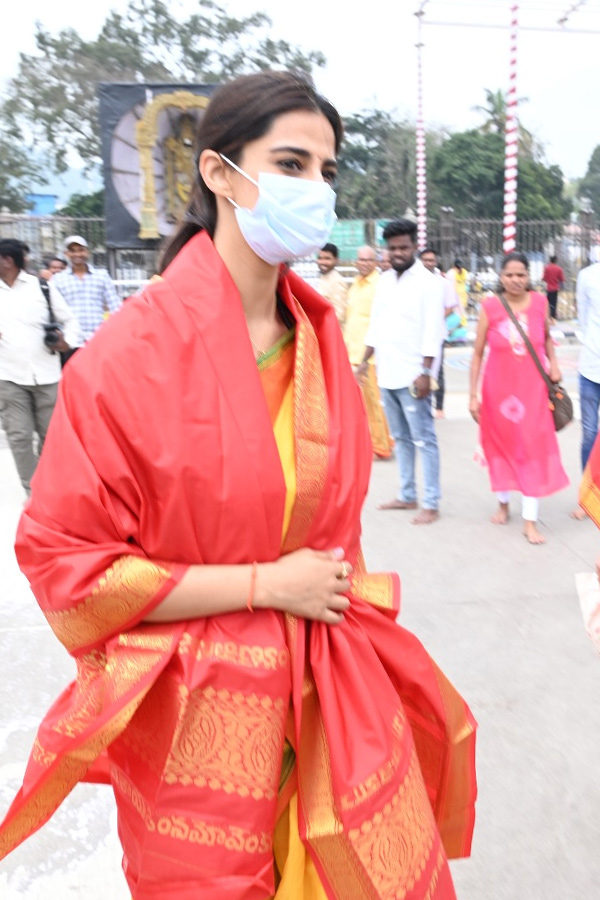 Actress Meenakshi Chaudhary Visits Tirumala12