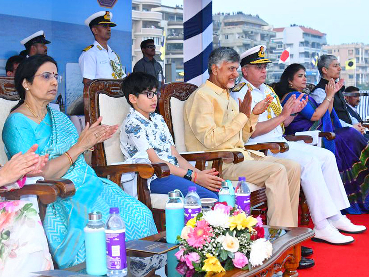 Navy Day celebrated in Visakhapatnam Photos14