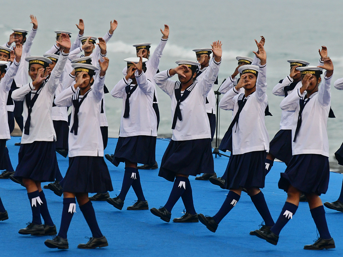 Navy Day celebrated in Visakhapatnam Photos16