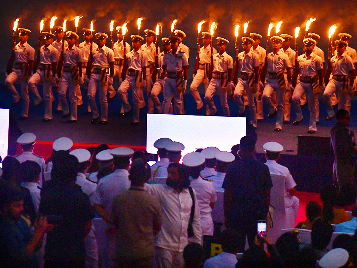 Navy Day celebrated in Visakhapatnam Photos31