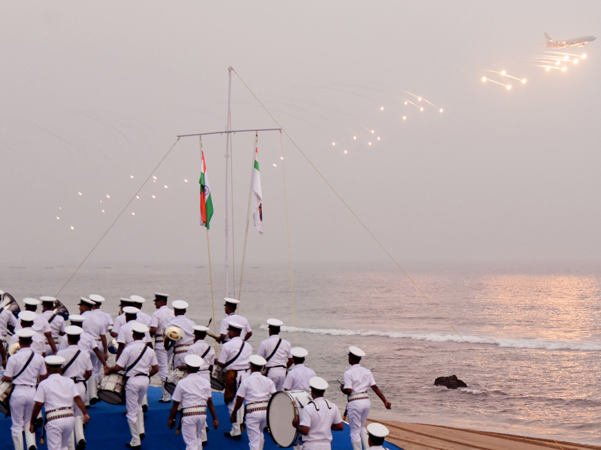 Navy Day celebrated in Visakhapatnam Photos34