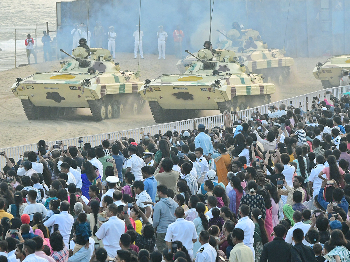 Navy Day celebrated in Visakhapatnam Photos44