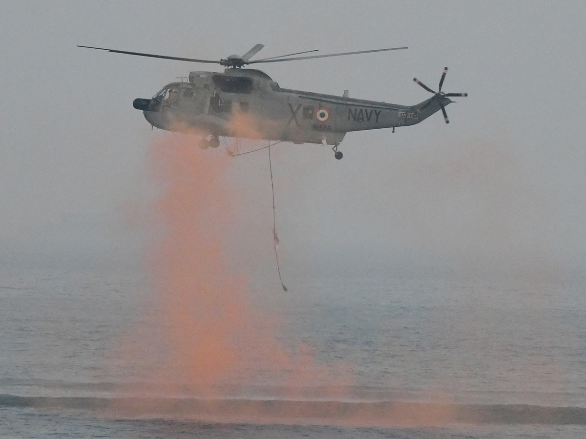 Navy Day celebrated in Visakhapatnam Photos48