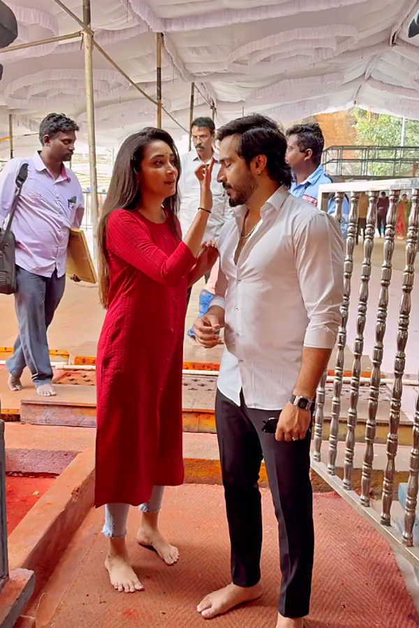 Renu desai, Anchor Ravi visit vijayawada kanaka durgamma temple Photos9