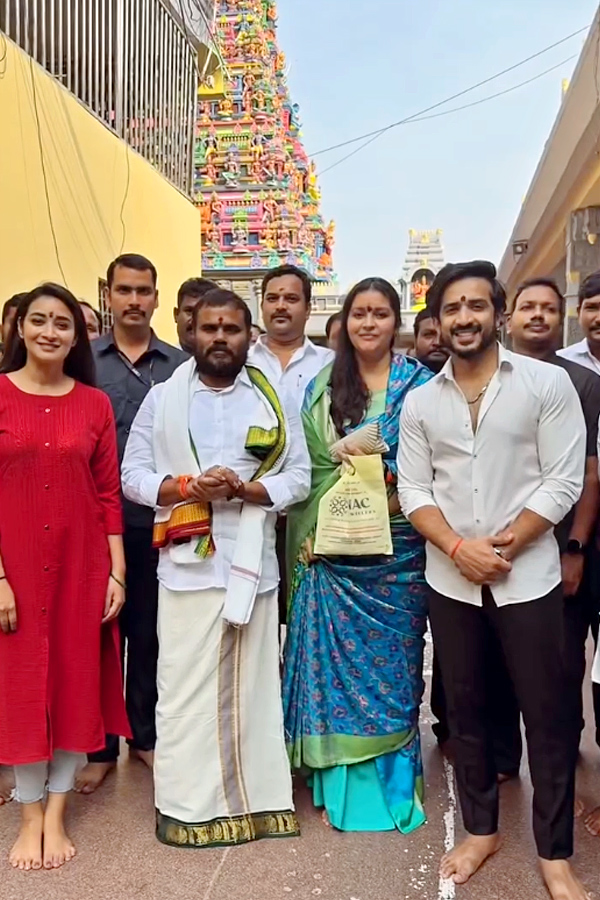 Renu desai, Anchor Ravi visit vijayawada kanaka durgamma temple Photos2