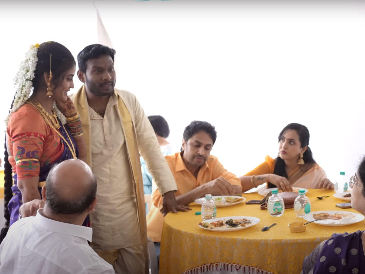 Soniya Akula took the blessings of her in laws before Satyanarayana Vratam after marriage18