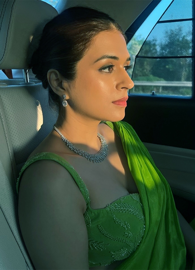 Actress Shraddha Das Latest Green Saree Photos10