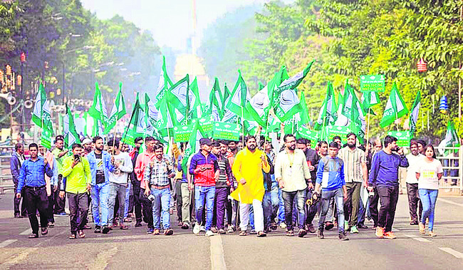 విపక్షం మండిపాటు1