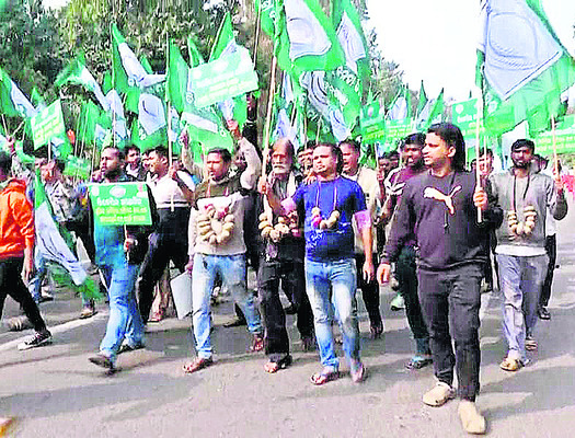 విపక్షం మండిపాటు3