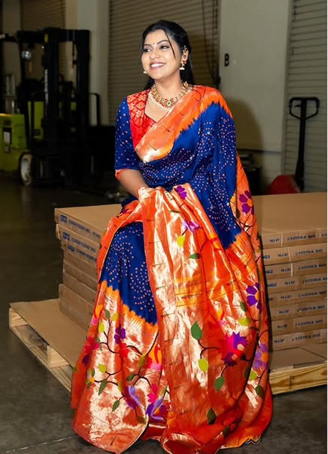 Singer Sameera Bharadwaj Amazing, Beautiful Looks In Saree5