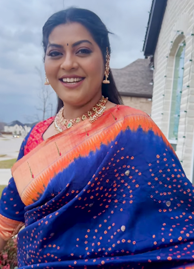 Singer Sameera Bharadwaj Amazing, Beautiful Looks In Saree10