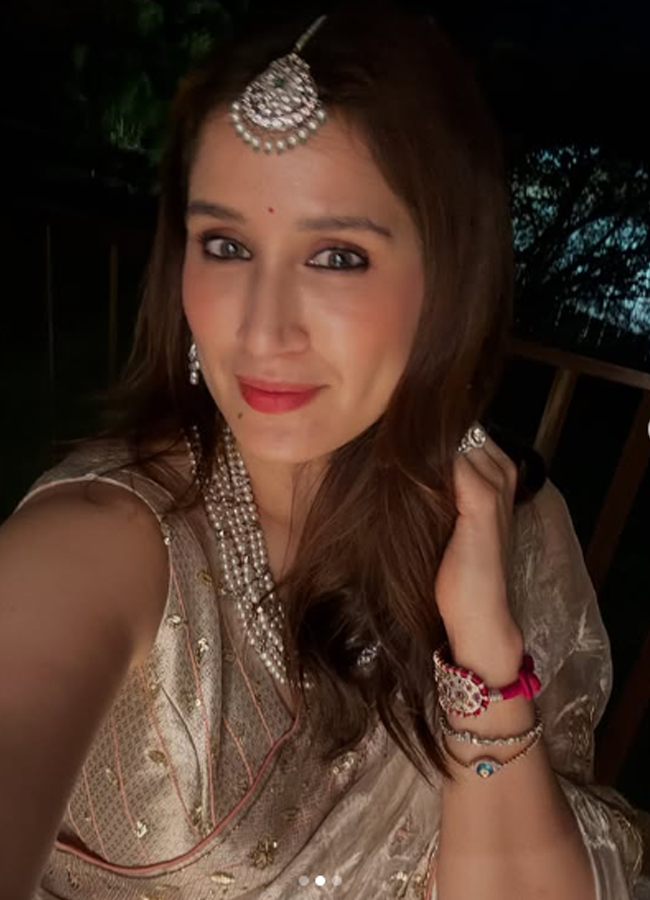 Sagarika Ghatge in a Benarasi saree from her fashion brand Akutee11