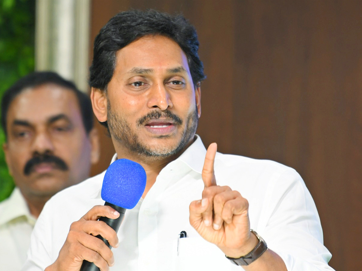 YS Jagan Meeting With Nellore YSRCP Leaders: Photos14