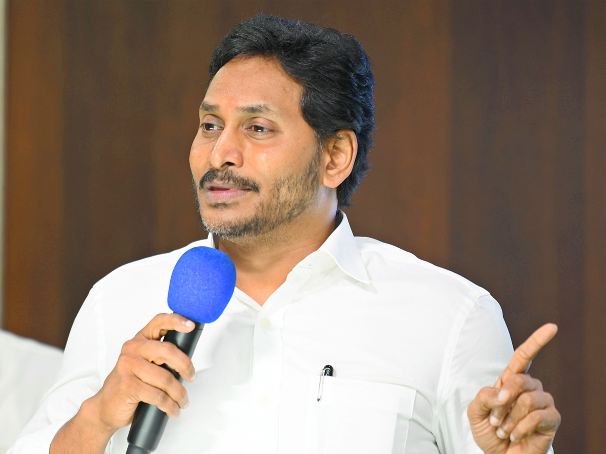 YS Jagan Meeting With Nellore YSRCP Leaders: Photos17