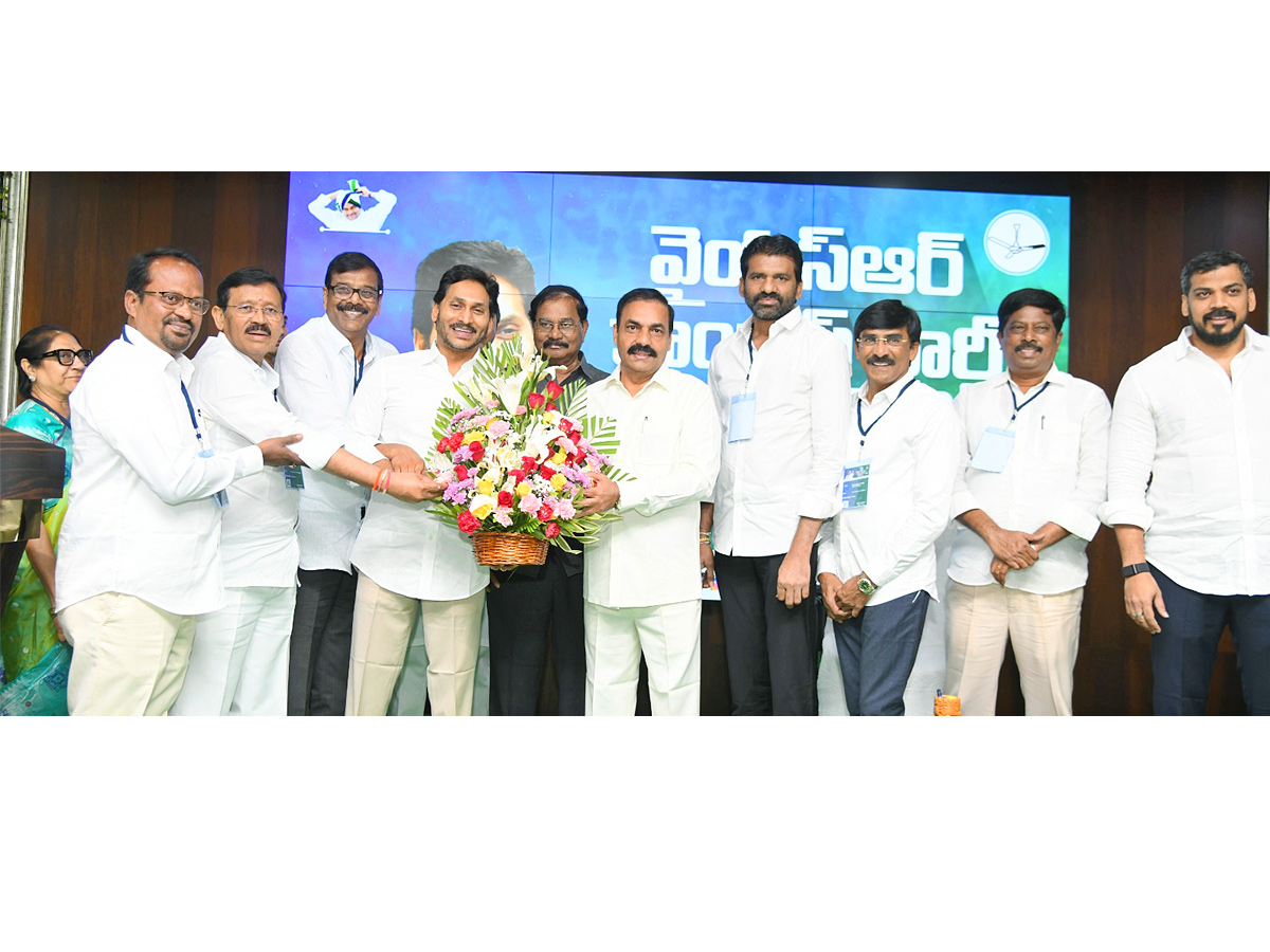 YS Jagan Meeting With Nellore YSRCP Leaders: Photos4