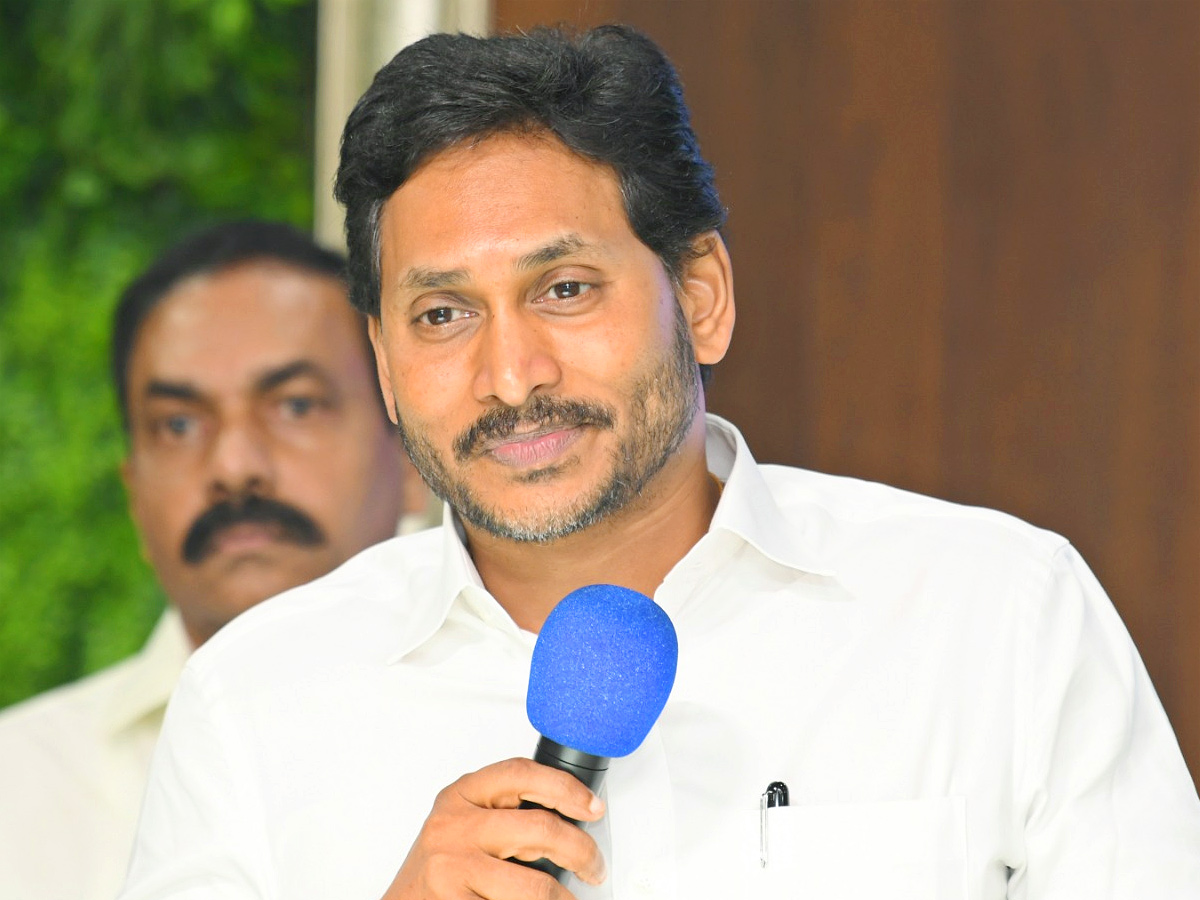 YS Jagan Meeting With Nellore YSRCP Leaders: Photos8