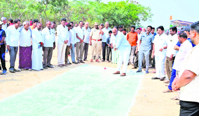 విద్యార్థుల్లో నైపుణ్యాలను వెలికితీయాలి
1