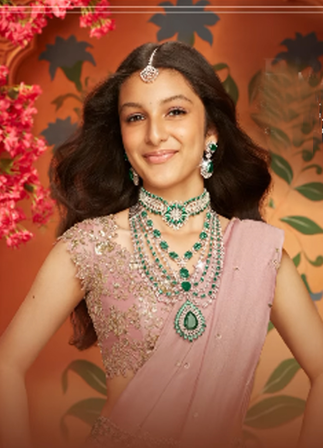 Prince Mahesh Babu Daughter Sitara Shines In Jewellery Ad7