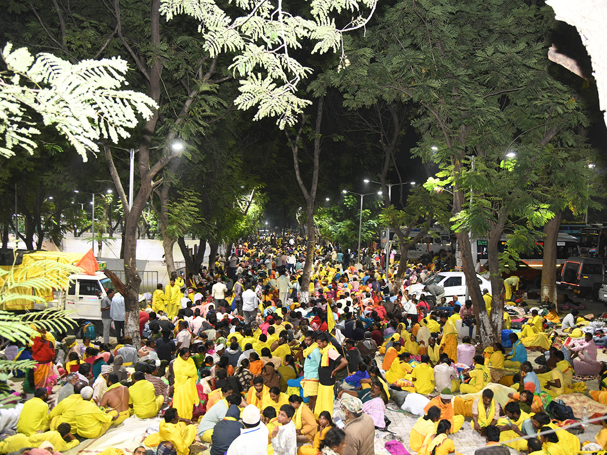 Tirupati Stampede At Least 6 Dead In Stampede At Tirupati Photos25