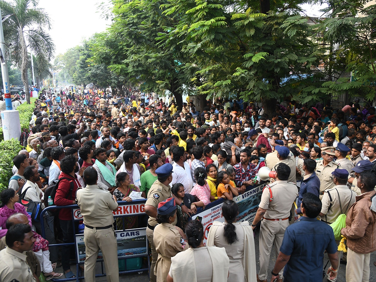 Tirupati Stampede At Least 6 Dead In Stampede At Tirupati Photos35