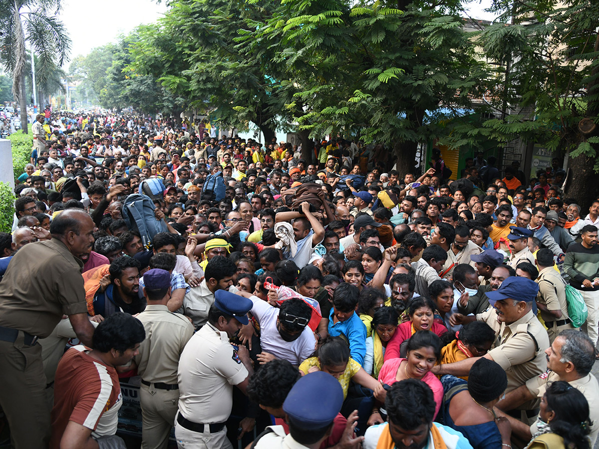 Tirupati Stampede At Least 6 Dead In Stampede At Tirupati Photos37