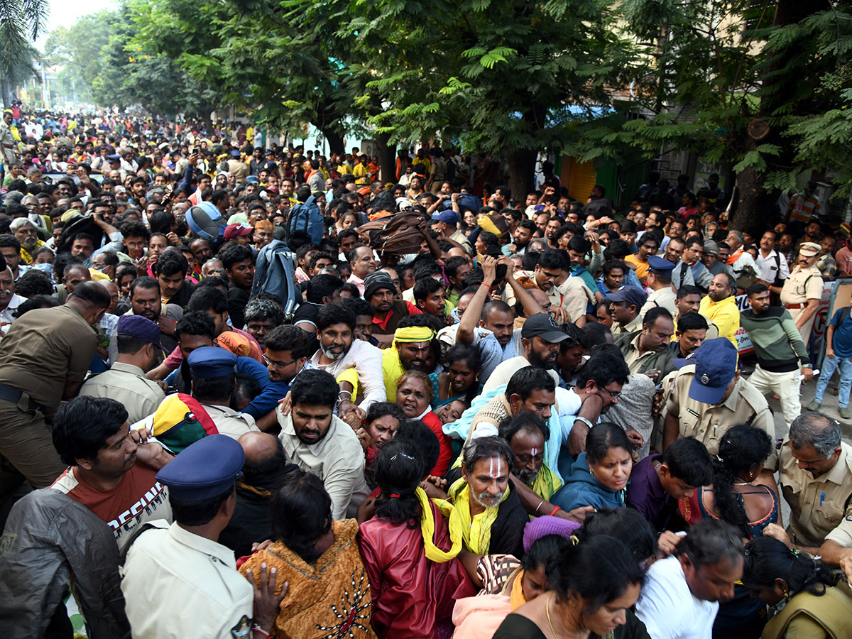 Tirupati Stampede At Least 6 Dead In Stampede At Tirupati Photos38