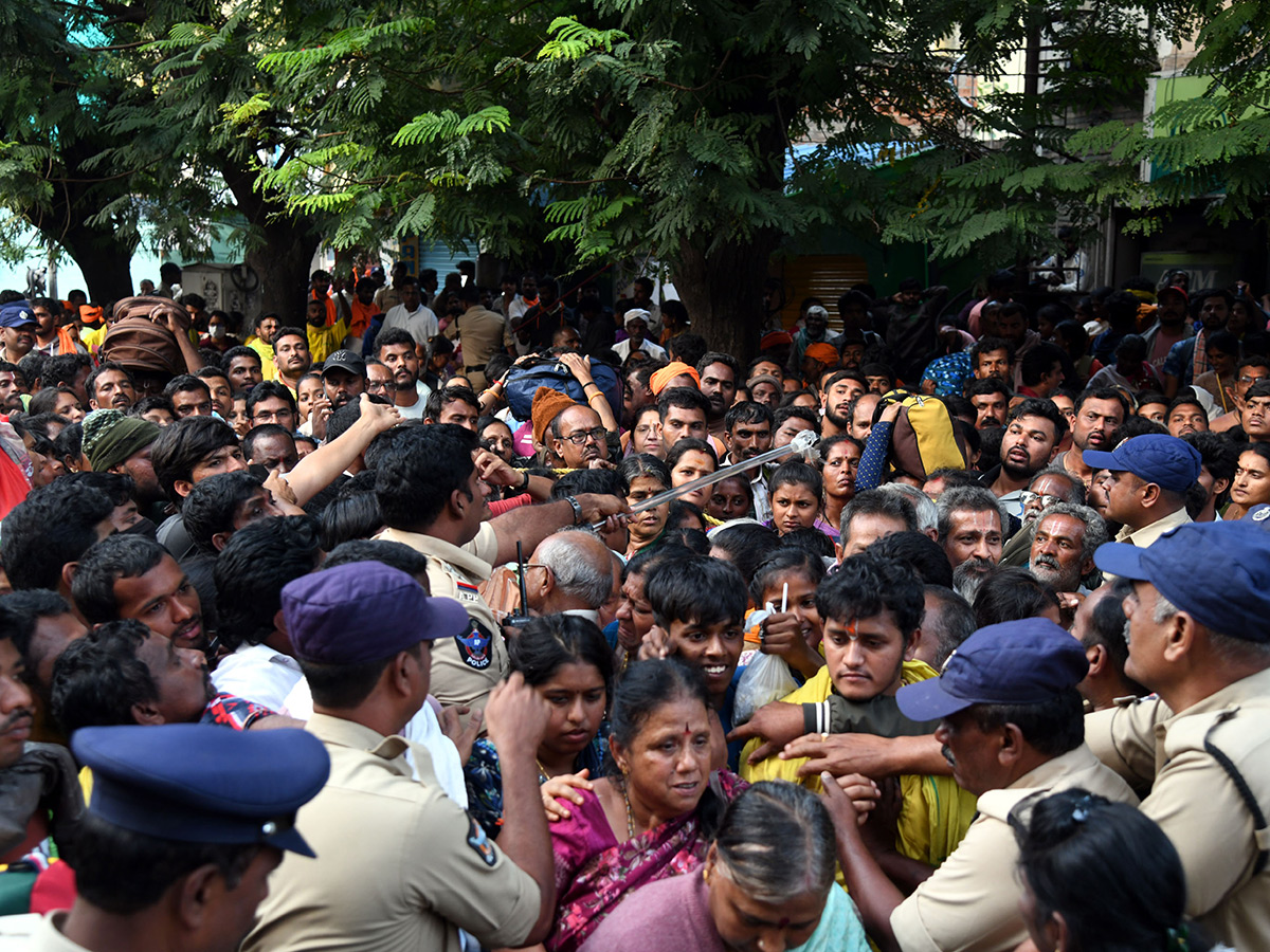 Tirupati Stampede At Least 6 Dead In Stampede At Tirupati Photos39