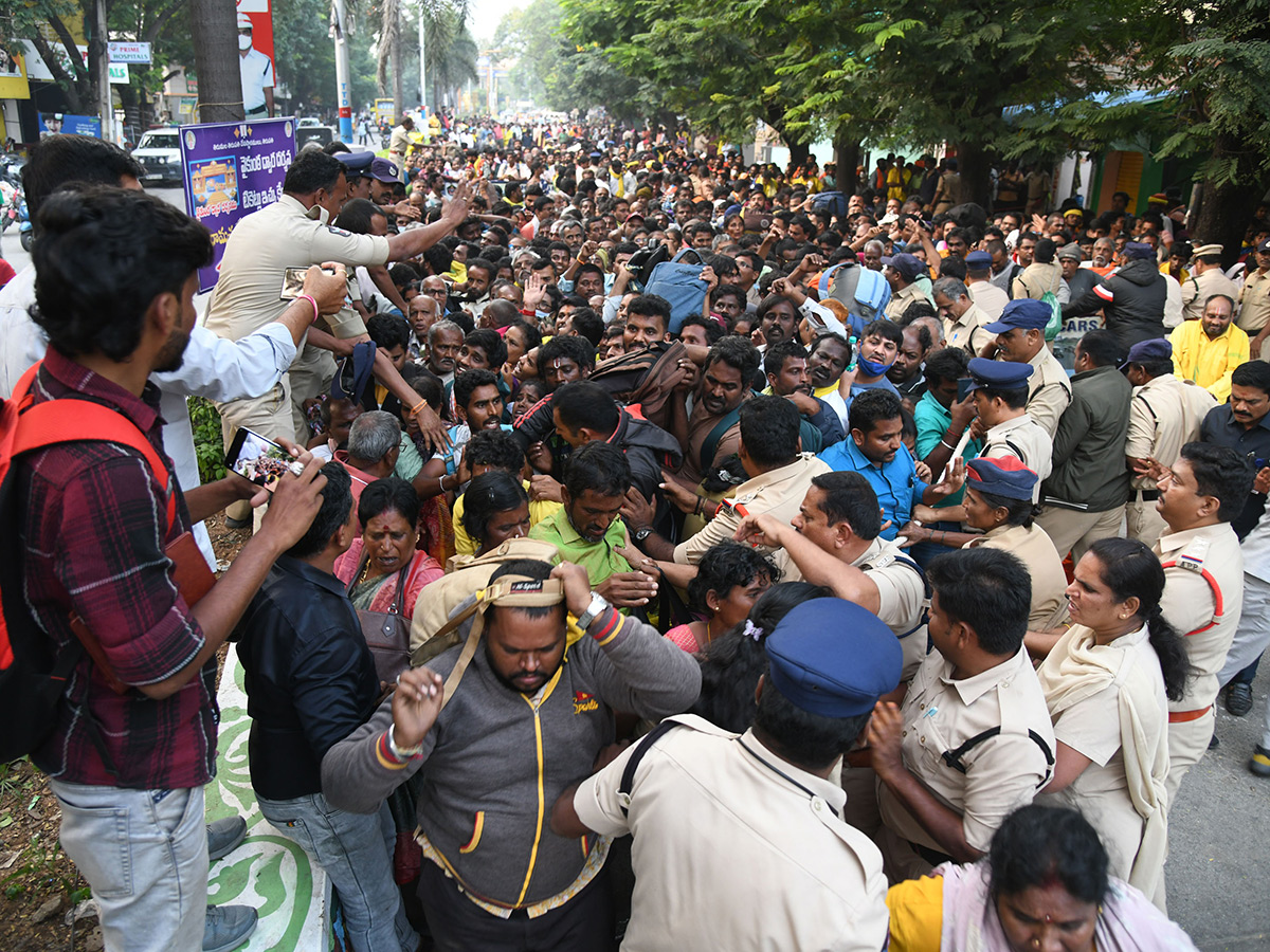 Tirupati Stampede At Least 6 Dead In Stampede At Tirupati Photos40