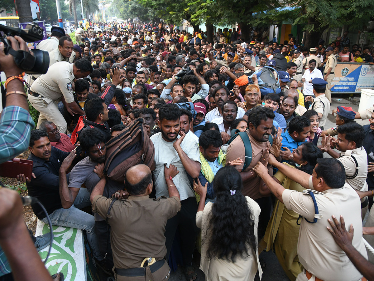 Tirupati Stampede At Least 6 Dead In Stampede At Tirupati Photos41