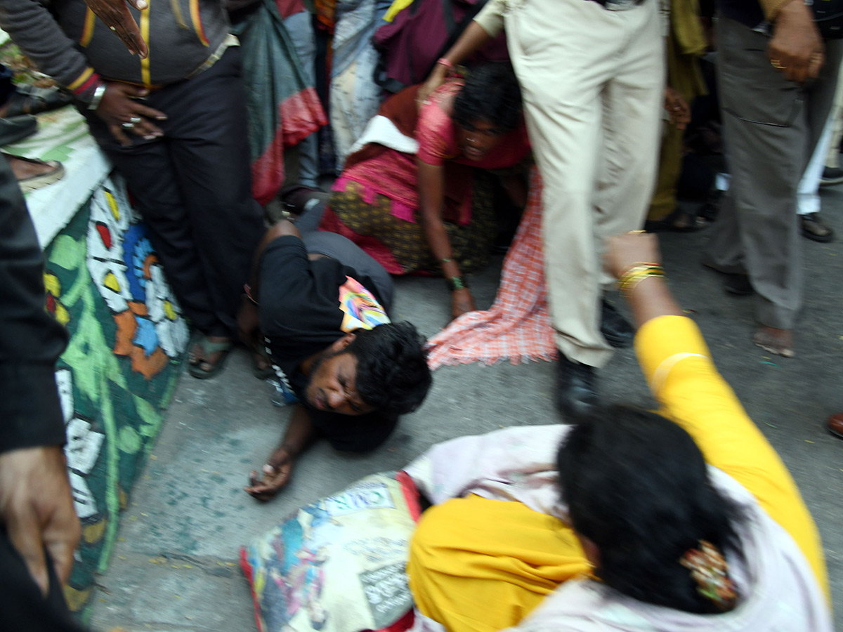 Tirupati Stampede At Least 6 Dead In Stampede At Tirupati Photos43