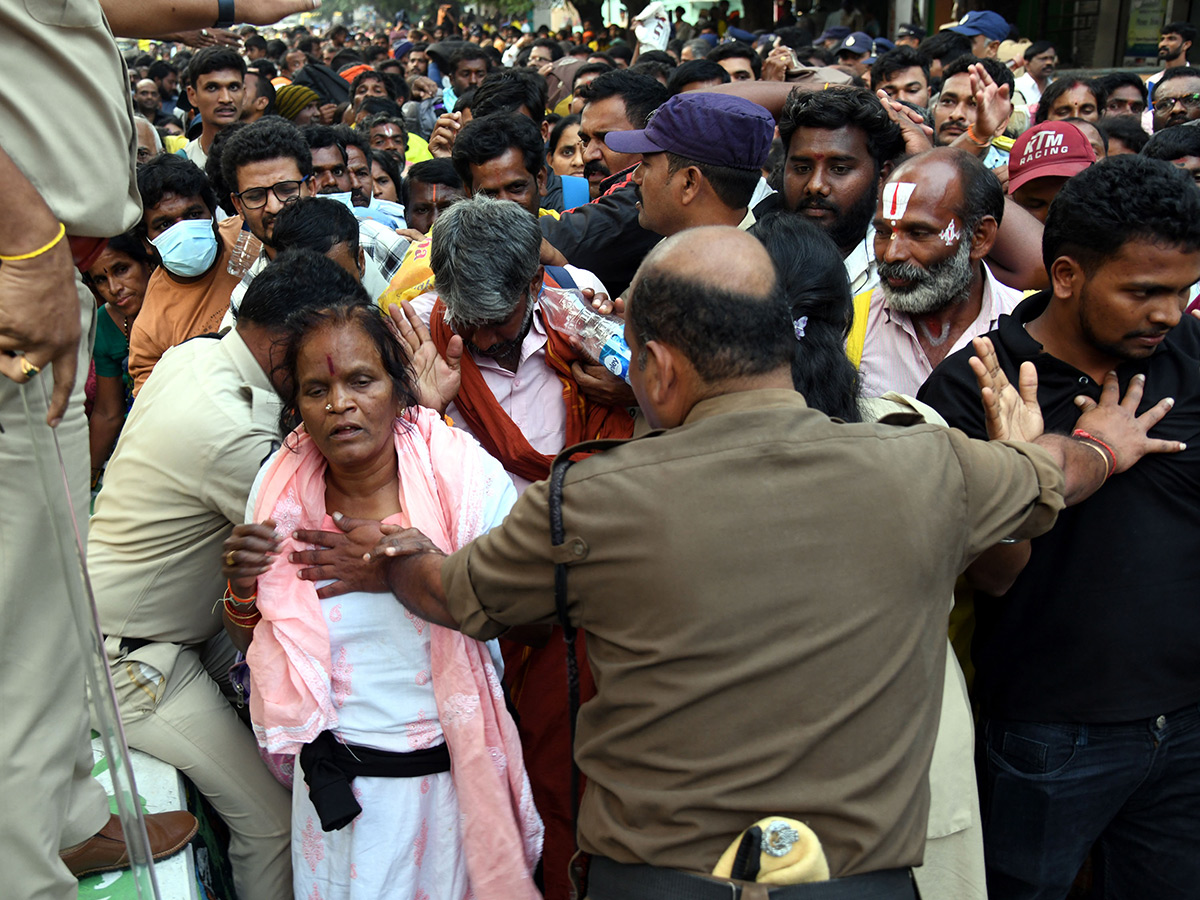 Tirupati Stampede At Least 6 Dead In Stampede At Tirupati Photos49