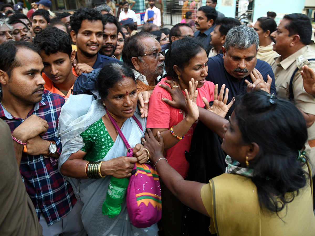 Tirupati Stampede At Least 6 Dead In Stampede At Tirupati Photos50