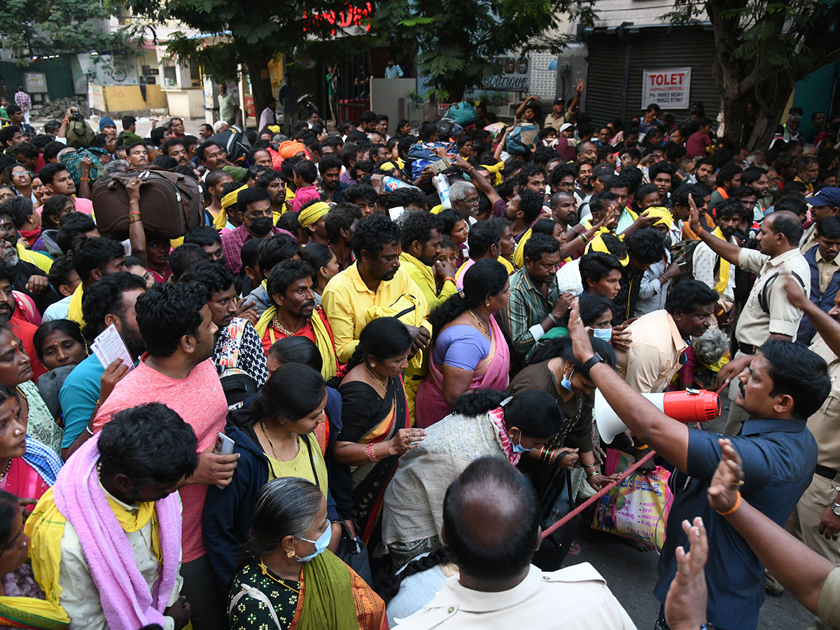 Tirupati Stampede At Least 6 Dead In Stampede At Tirupati Photos6