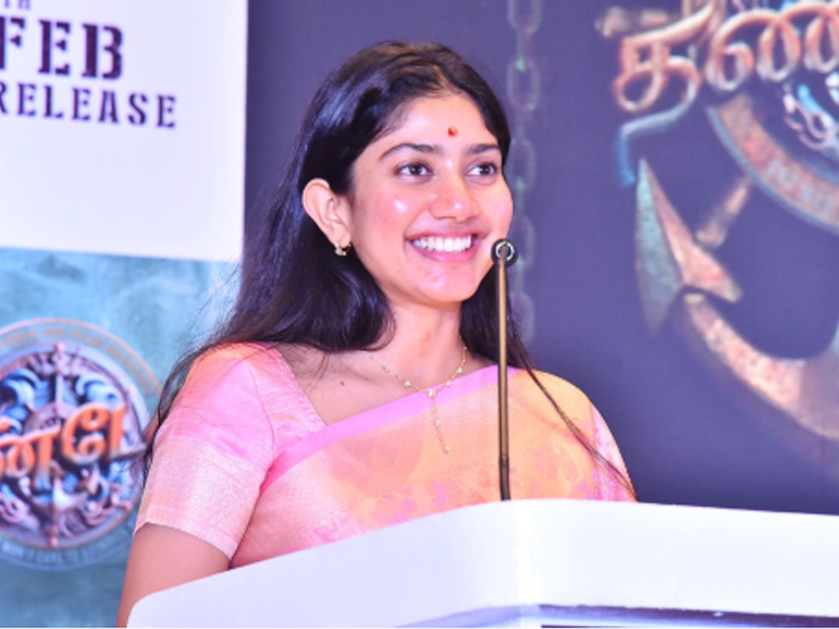 Thandel Actress Sai Pallavi Looks Simple and Beautiful4