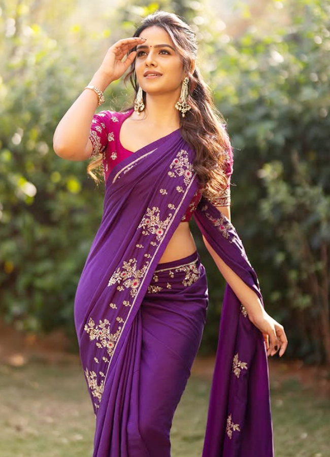 Vaishnavi Chaitanya dazzles in a classic saree11