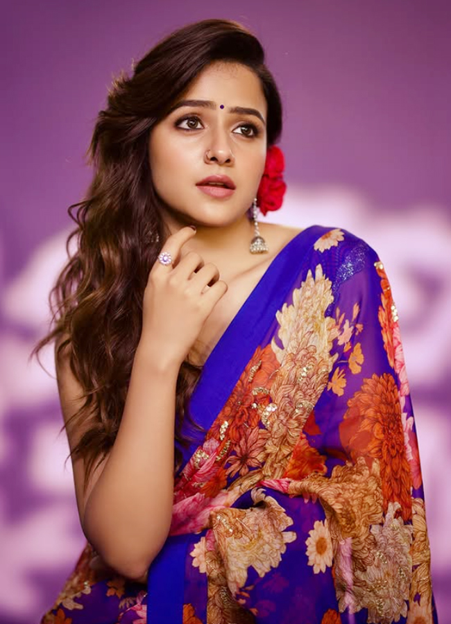 Vaishnavi Chaitanya dazzles in a classic saree2